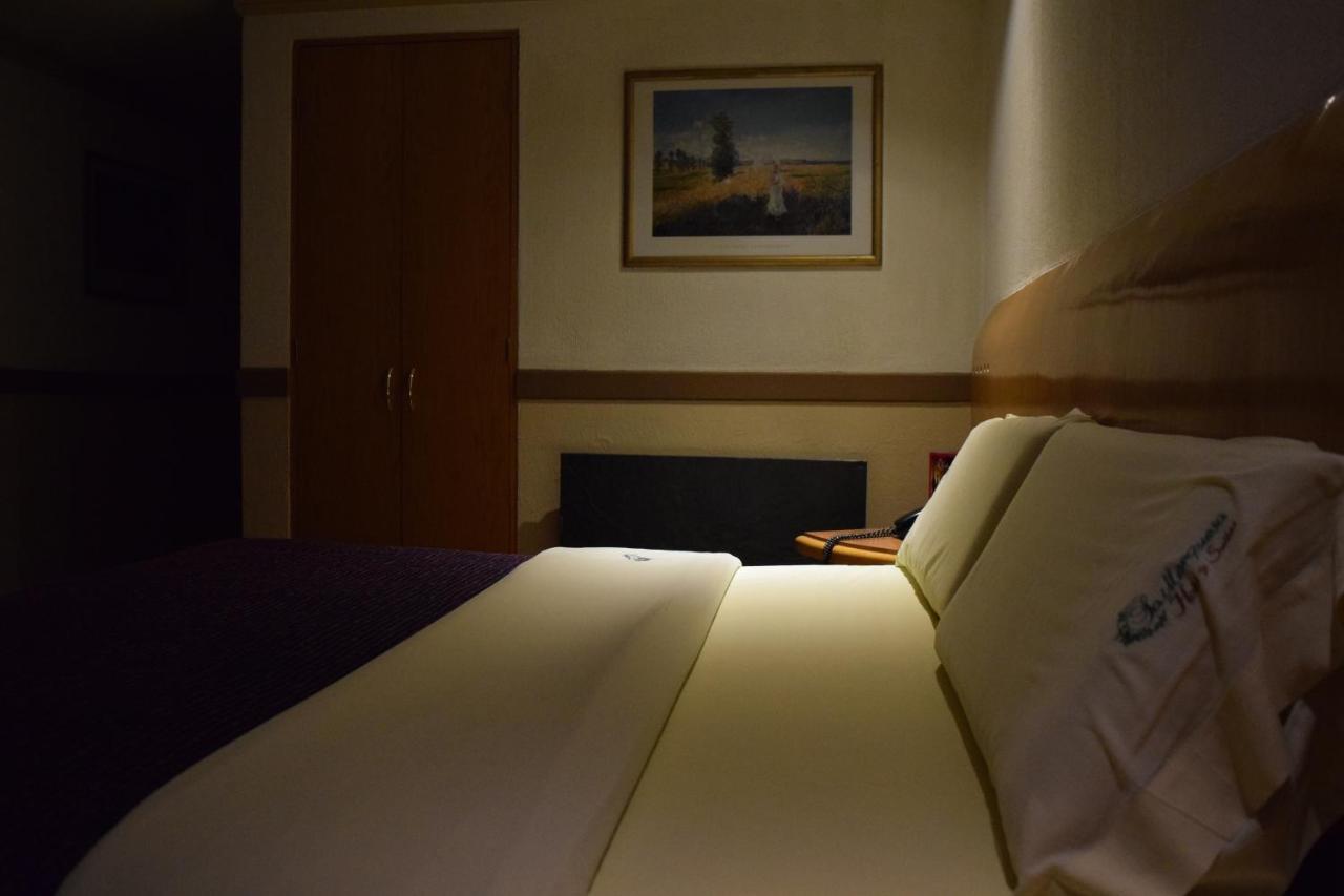 Hotel & Suites La Marquesa Toluca Esterno foto