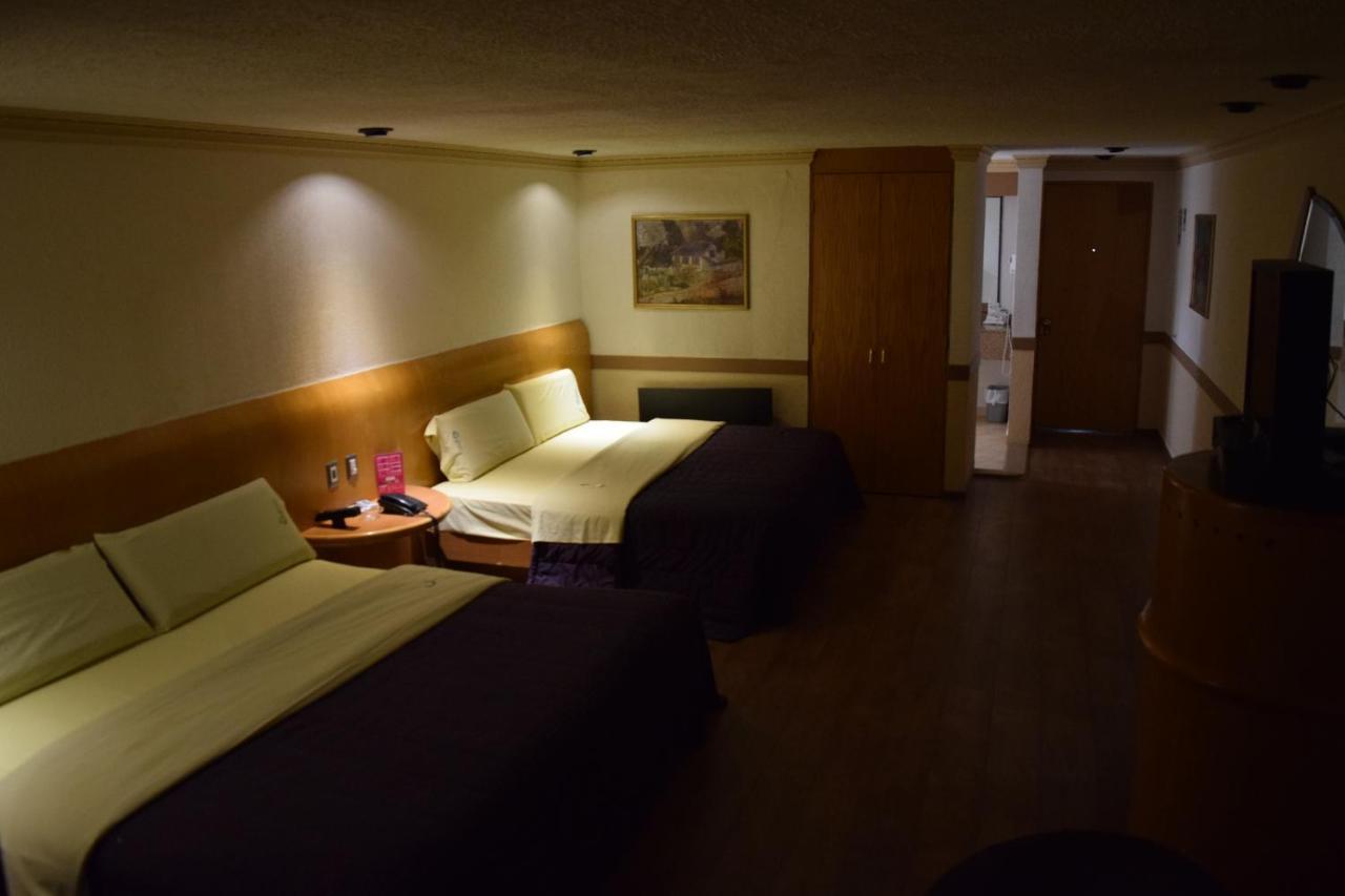 Hotel & Suites La Marquesa Toluca Esterno foto