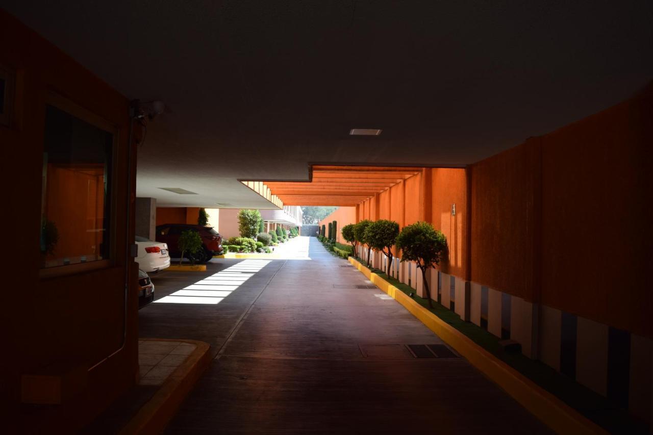 Hotel & Suites La Marquesa Toluca Esterno foto